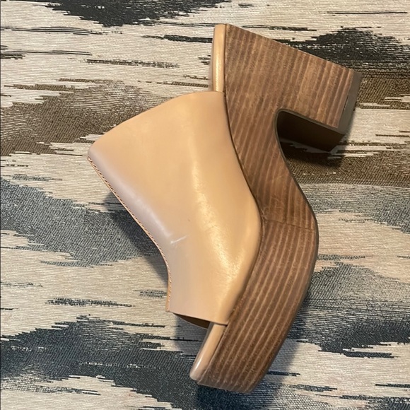 Seychelles Tan Mules & Clogs - Picture 8 of 11